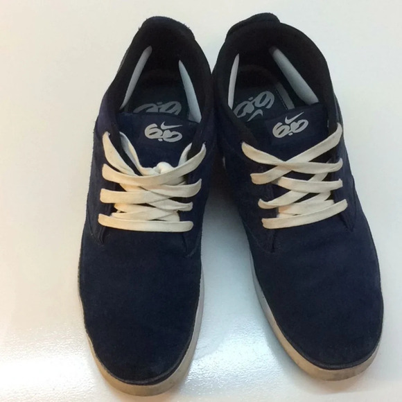 Nike Navy Blue Suede 6.0 Mid Sneakers Size 11 - Picture 1 of 9